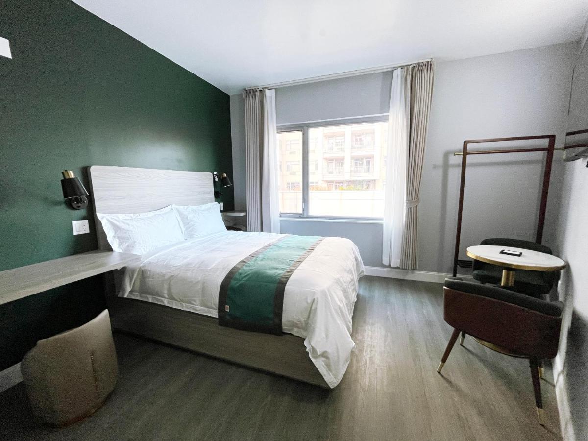 Starlight Hotel Near Lga Airport Нью-Йорк Экстерьер фото